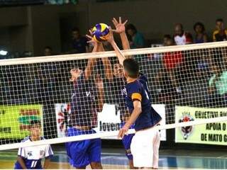 Jogos de vôlei ocorrem no Centro Municipal de Treinamento Esportivo (Foto: FVMS/Divulgação)