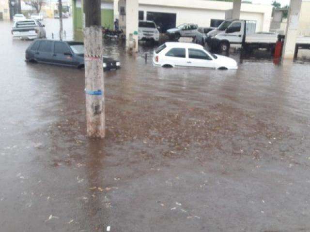 No interior, chuva causou estragos &agrave; tarde, mas deu tr&eacute;gua na madrugada
