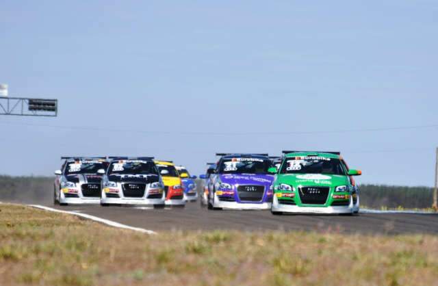  Willians Farias vence 1&ordf; bateria do campeonato Audi no aut&oacute;dromo da Capital