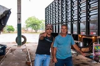 José Batista, 67 anos, e Anderson Ferreira, 34 anos (Foto: Henrique Kawaminami)