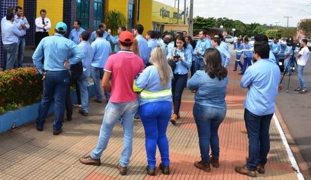 Prolifera&ccedil;&atilde;o de moscas em usina de cana-de-a&ccedil;&uacute;car volta a causar conflitos