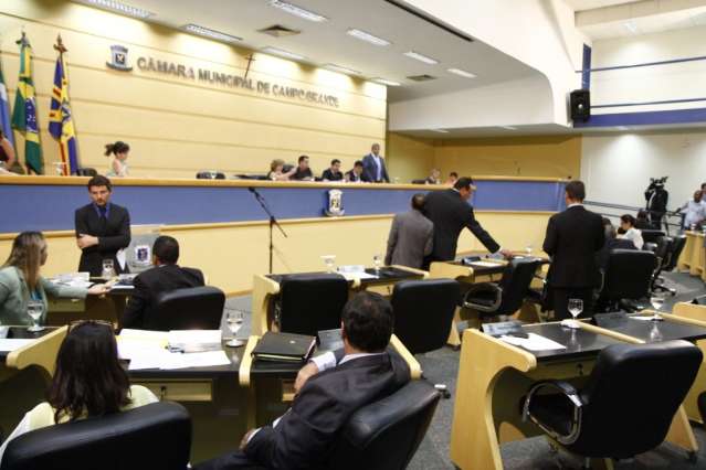 Projeto pro&iacute;be cobran&ccedil;a de taxa de asfalto de idosos em Campo Grande