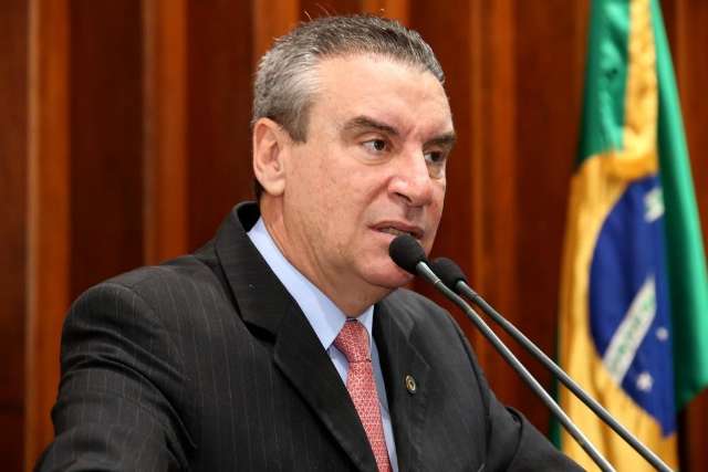 &ldquo;Falta de respeito&rdquo;, diz Corr&ecirc;a sobre destitui&ccedil;&atilde;o de Londres no PR