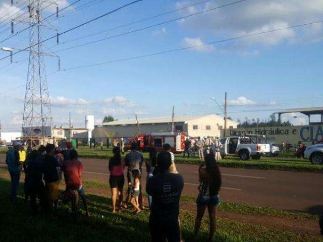 Homem amea&ccedil;a se jogar de torre de energia, mas &eacute; resgatado pelos Bombeiros