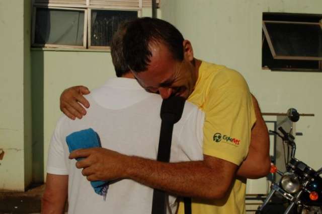 Na fam&iacute;lia do av&ocirc; que morreu para defender neta, tristeza e revolta 