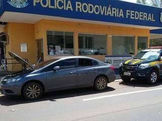 Honda Civic roubado e clonado está avaliado em R$ 64 mil. (Foto: Divulgação PRF)   