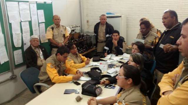 Agentes de tr&acirc;nsito e fiscais sanit&aacute;rios iniciam greve na Capital