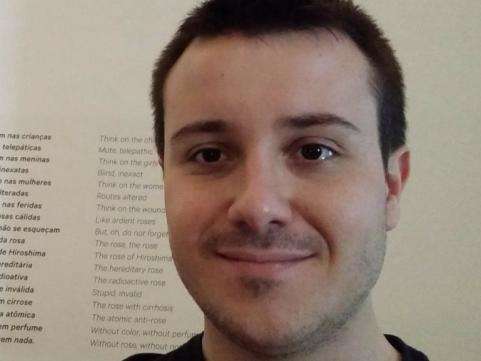 Motociclista que morreu ao cair em curva era advogado e tinha 28 anos