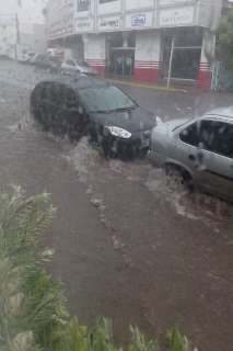 Chuva alaga centro da Capital e motoristas tiveram dificuldade para trafegar