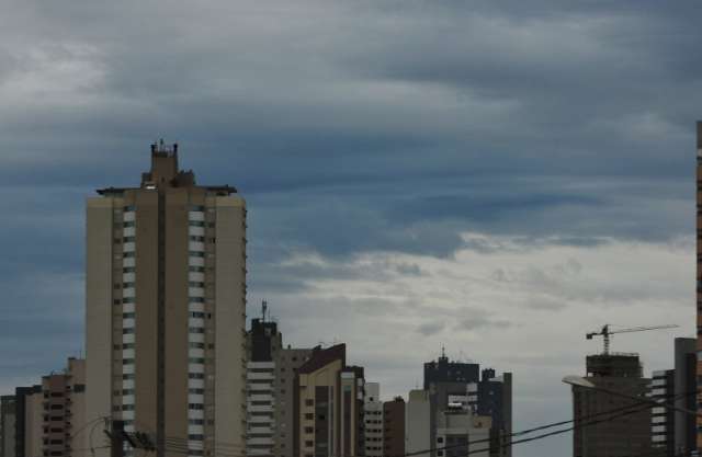 Ano se despede com tempo nublado e pancadas de chuva em MS 