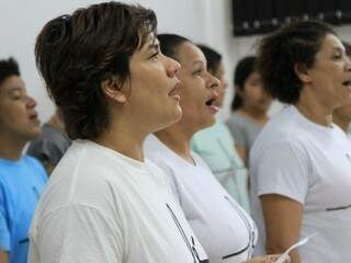 Mulheres cantam e iniciam na música como forma de aliviar a angústia de quem cumpre pena. (Foto: Marina Pacheco)
