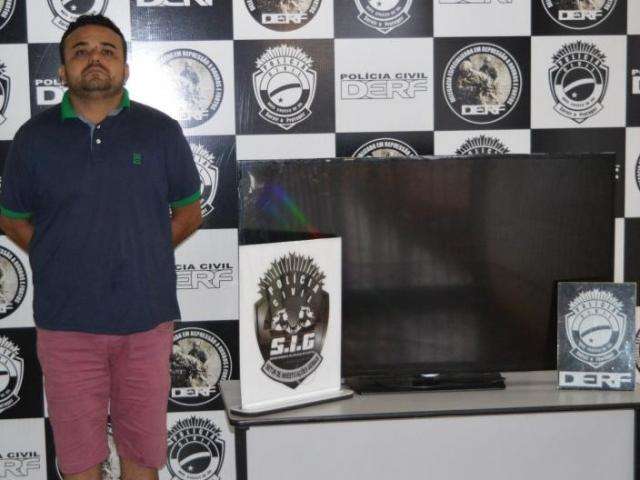 Golpista se passava por policial para furtar dinheiro, mercadorias e carros