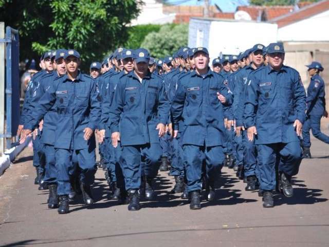 Governo abre concursos com 438 vagas para PMs e 176 de bombeiros