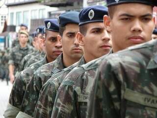 Jovens se alistam na Junta anualmente para o Serviço Militar (Foto: Arquivo)