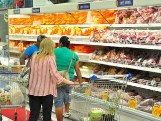 Procon aconselha que consumidor espere mercados reforçarem o estoque para ir às compras. (Foto: Arquivo).