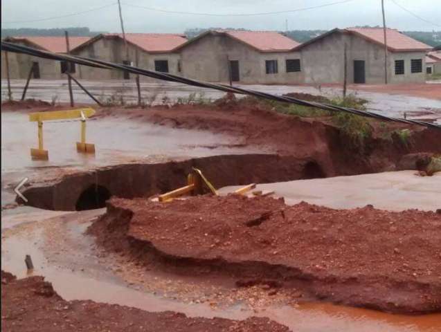 Ap&oacute;s fim de semana chuvoso, Inmet alerta para chuva forte amanh&atilde;