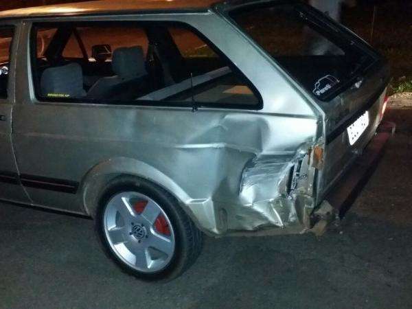 Motorista embriagado bate em carro, tenta fugir e &eacute; detido por v&iacute;tima