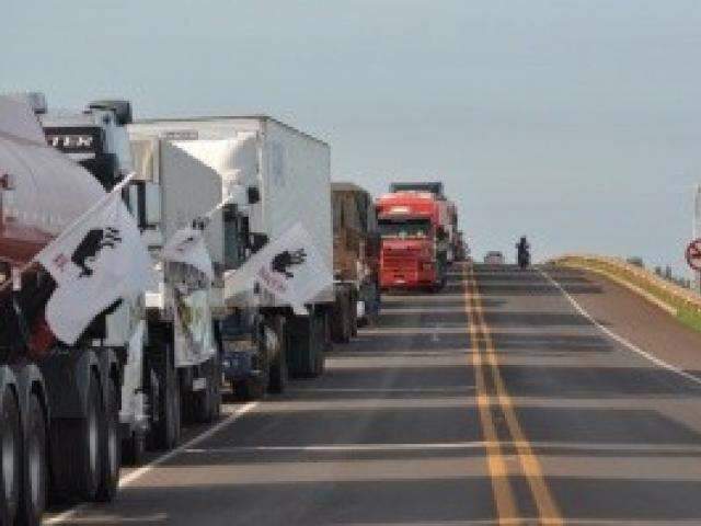 Associa&ccedil;&atilde;o convoca paralisa&ccedil;&atilde;o de caminhoneiros a partir de segunda-feira