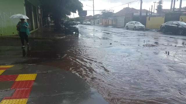 Prefeitura intensifica trabalhos para fazer reparos da chuva