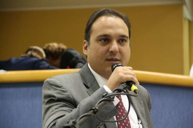 Secret&aacute;rio diz que Semy pediu para sair para n&atilde;o atrapalhar projetos