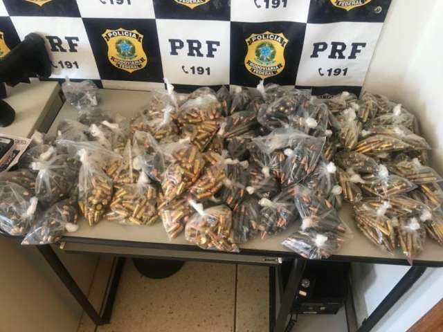 PRF apreende armamento de guerra que saiu da Capital como destino a SP