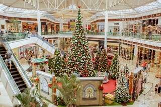 Decoração natalina, cantatas e prêmios são armas para levar os consumidores as compras (Divulgação)