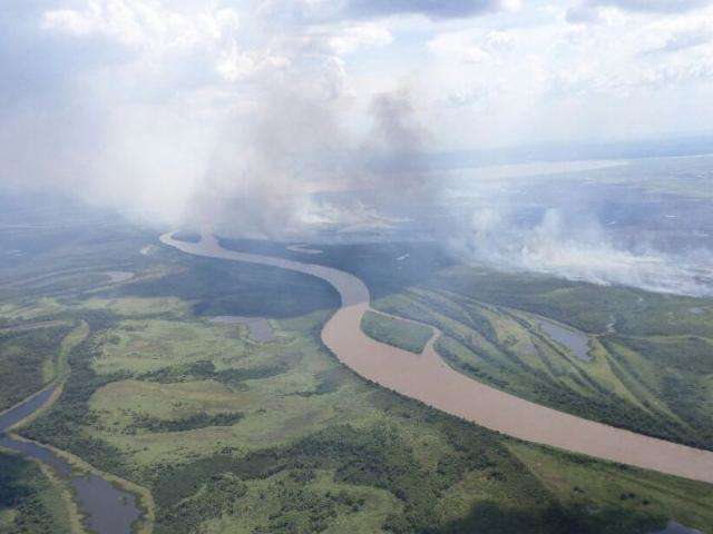 Queimadas avan&ccedil;am e atingem mais de 3 km da plan&iacute;cie pantaneira