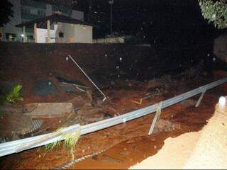 Condomínio Cachoeirinha, parcialmente destruído pelo temporal de fevereiro. Foto: Adriano Hany