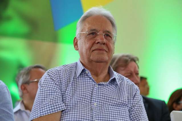 Governos t&ecirc;m que sair de crise sem deixar problemas sociais, diz FHC