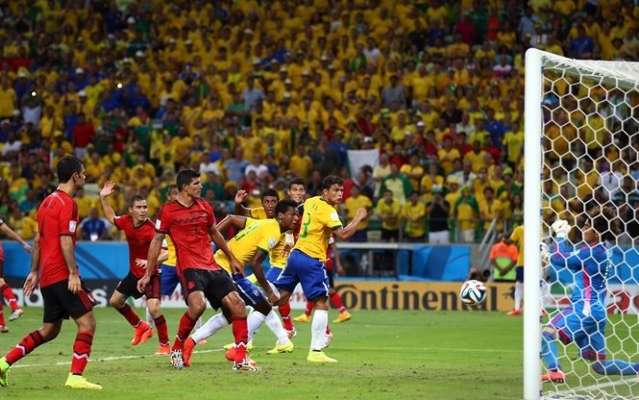 Com goleiro mexicano inspirado, Brasil n&atilde;o sai do zero com o M&eacute;xico