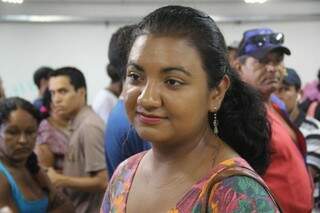 Antonia Teodoro Gonçalves Alonso, de 23 anos, chegou na agência antes das 6h. (Foto: Marcos Ermínio)