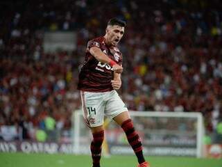 Arrascaeta comemorando o seu gol na partida. (Foto: Alexandre Vidal/FlamengoFC) 