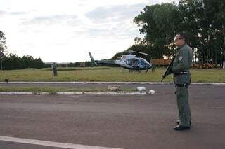 A operação contou até com helicóptero, mas apreendeu somente 1,7 T de maconha (Foto: Joelma Belchior)