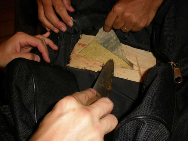  Jovem &eacute; presa com 3,1 quilos de coca&iacute;na em &ocirc;nibus na BR-262