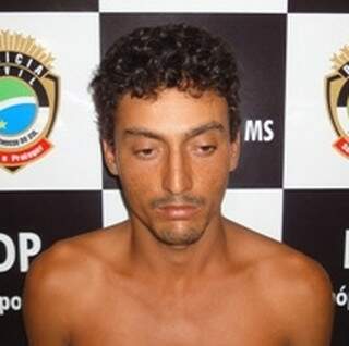 Marcos foi preso ontem acusado de violentar a enteada de 11 anos. (Foto: Divulgação)
