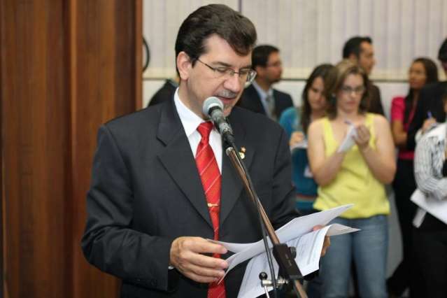 Projeto de lei quer proibir venda casada de alimento com brindes infantis