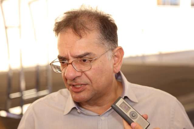 Decis&atilde;o de vacinar professores n&atilde;o tem sentido, diz secret&aacute;rio estadual