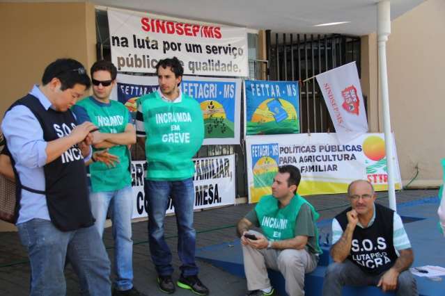 Servidores do Incra entram em greve e fazem manifesta&ccedil;&atilde;o na Capital