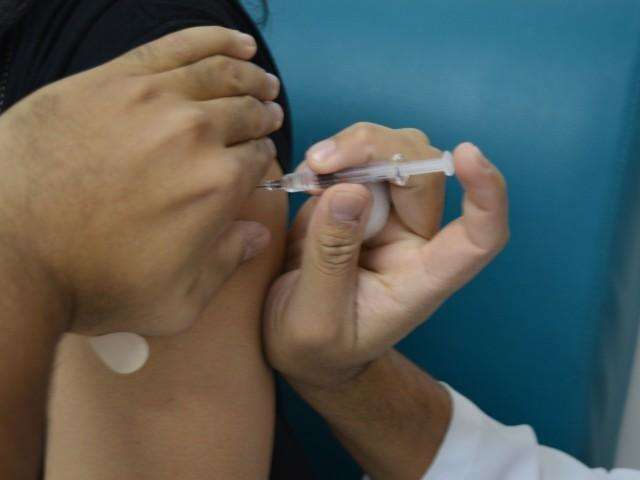 Nova den&uacute;ncia aponta vacina&ccedil;&atilde;o irregular em posto na Vila Carlota 