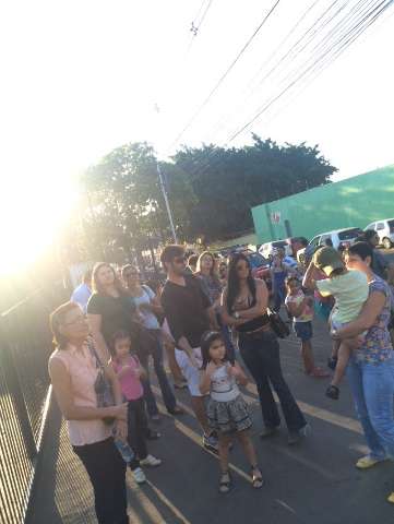 Cerca de 60 pessoas s&atilde;o barradas para entrar na Expogrande