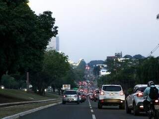 Céu coberto no fim da tarde desta segunda nos Altos da Afonso Pena (Foto: Kísie Ainoã)