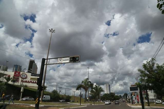 Inmet prev&ecirc; pancadas de chuva e trovoadas em todo o Estado