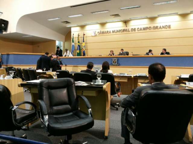 Para acalmar base, Olarte pede desculpas e promete negociar reajuste
