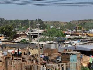 Favela em Campo Grande; parte da população da Capital vive em lugares precários (Foto: Arquivo)