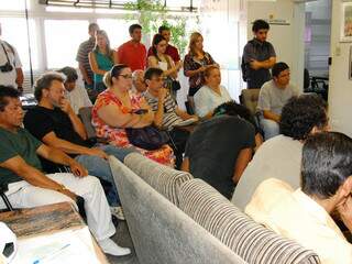 Artistas se reuniram com o prefeito no mês passado para garantir o recurso(Foto: Simão Nogueira)