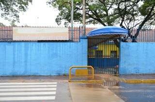 Escolas Municipais estavam fechadas na manhã de hoje, em dia letivo. (Foto: Vanessa Tamires)