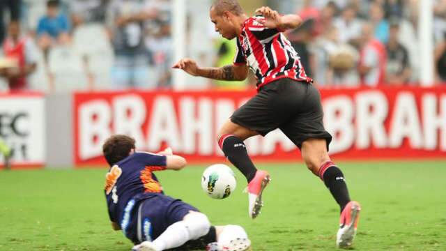  Em jogo dos desfalques, Santos e S&atilde;o Paulo n&atilde;o saem do zero