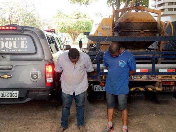 Dupla receberia R$ 200 para desmanchar ve&iacute;culo furtado