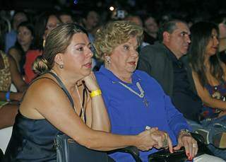 Vanessa levou a mãe Mary ao show de Roberto e as duas se emocionaram muito