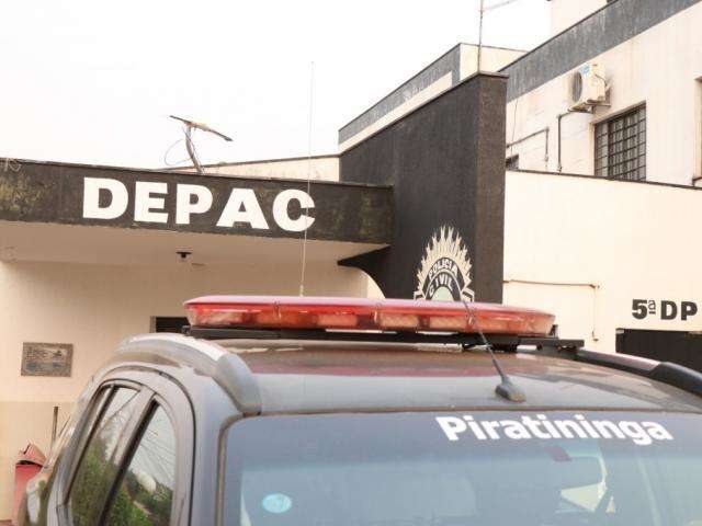 Ao passar em porta de delegacia, irm&atilde;os v&atilde;o presos por dirigirem b&ecirc;bados